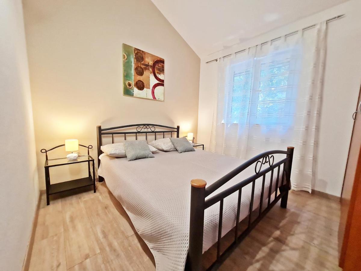 Apartment Ivana Borak أوميس المظهر الخارجي الصورة