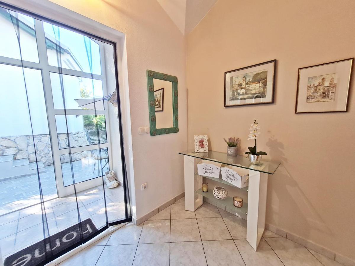 Apartment Ivana Borak أوميس المظهر الخارجي الصورة