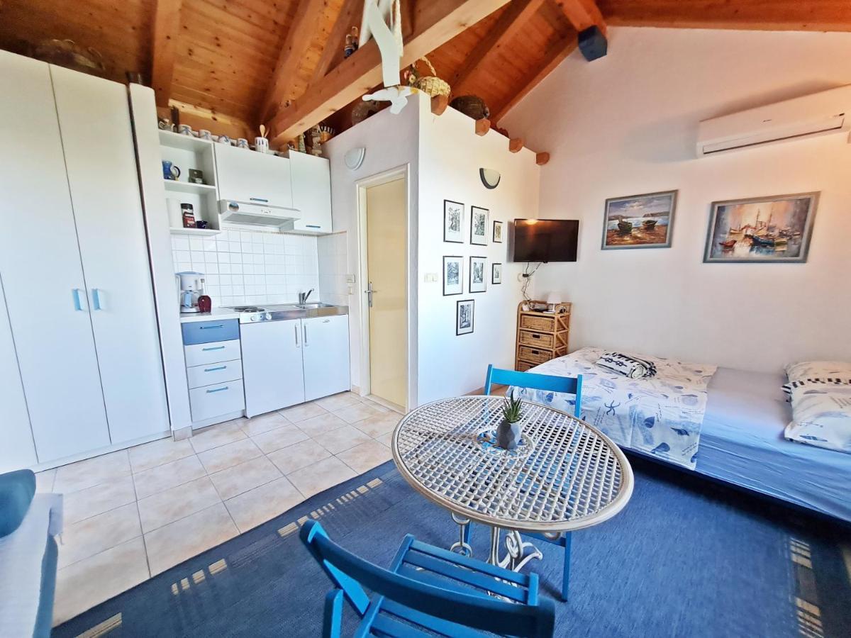Apartment Ivana Borak أوميس المظهر الخارجي الصورة