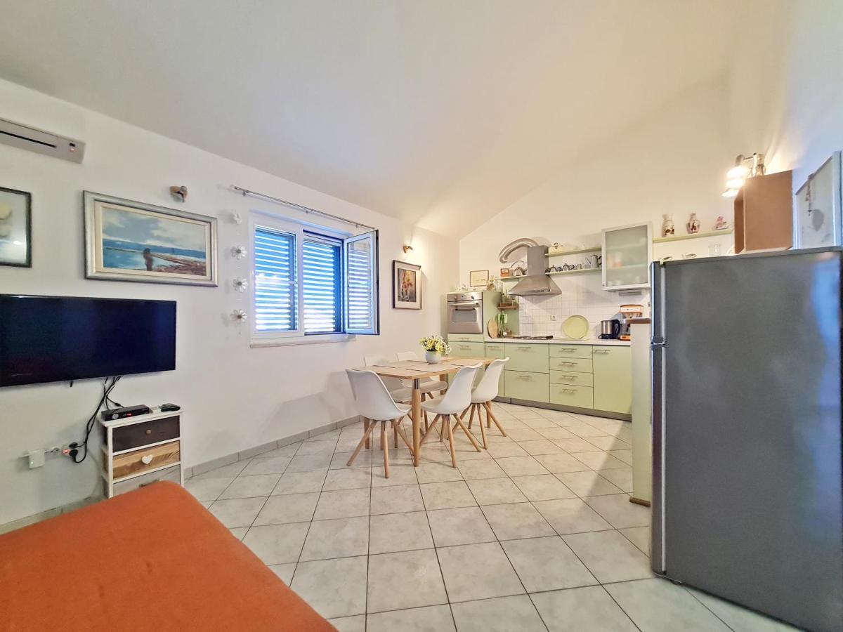 Apartment Ivana Borak أوميس المظهر الخارجي الصورة
