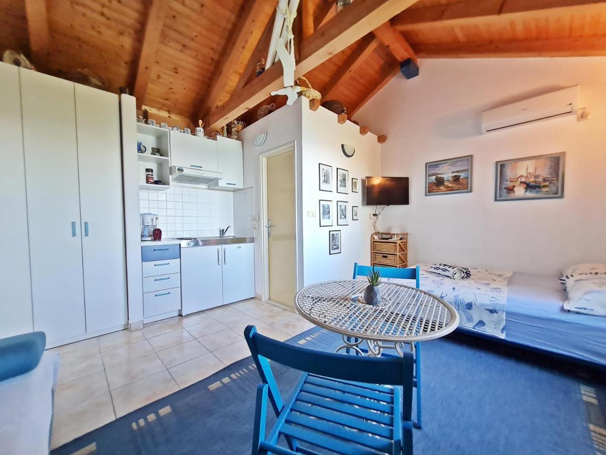 Apartment Ivana Borak أوميس المظهر الخارجي الصورة
